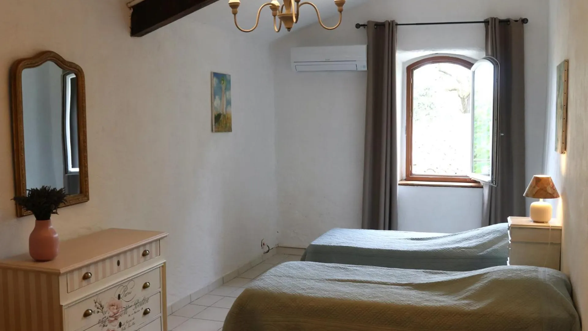 Villa Bastide Juliana à Saint-Paul-Trois-Châteaux Hébergement de vacances